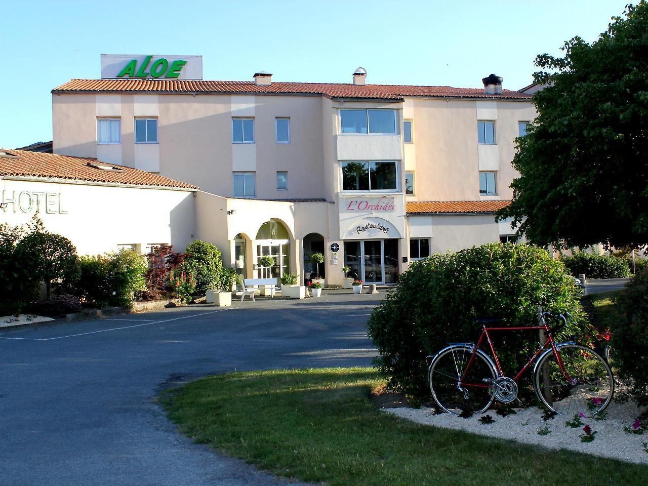 Logis Hotel Restaurant Aloe Les Herbiers Eksteriør bilde