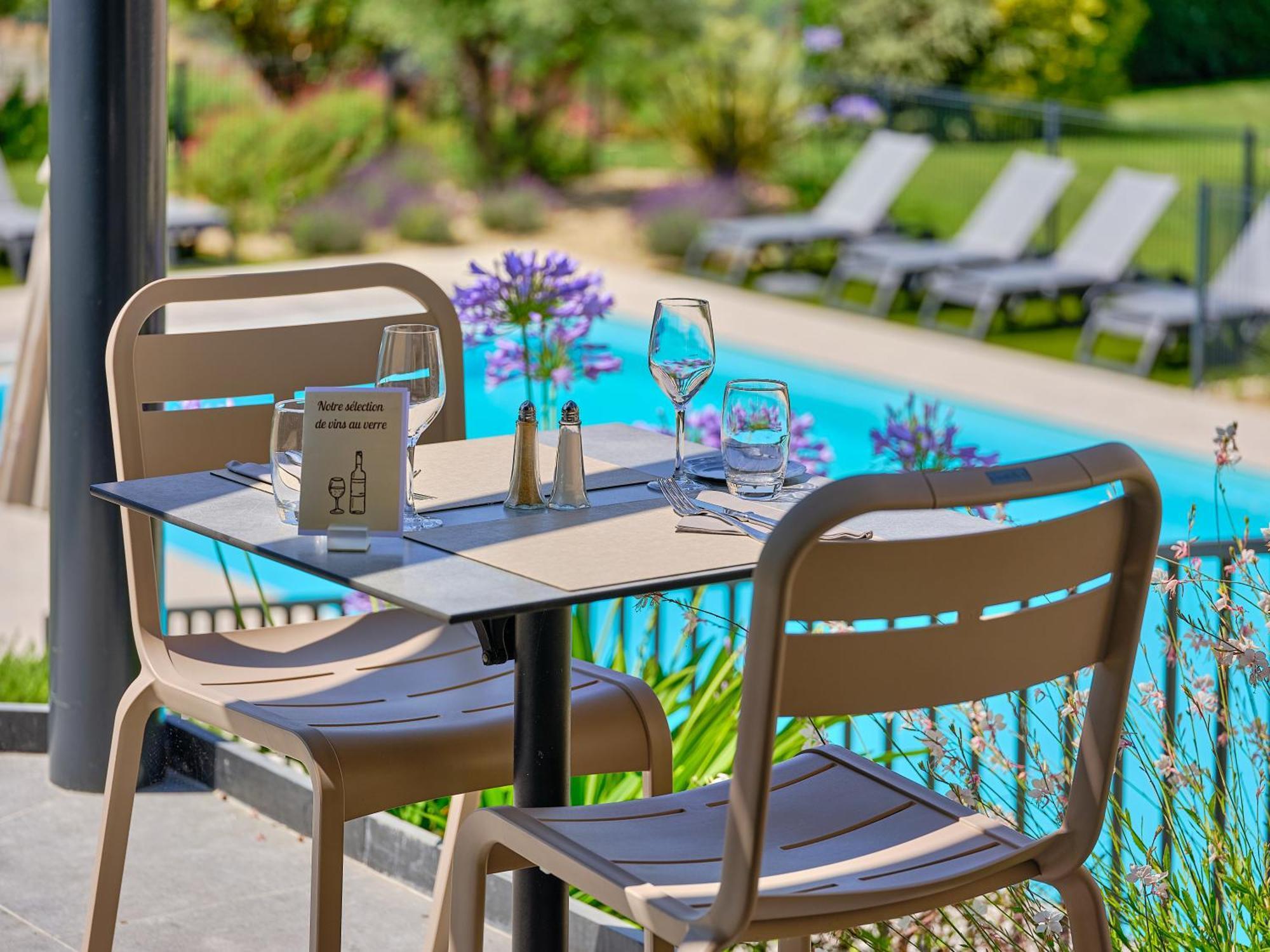 Logis Hotel Restaurant Aloe Les Herbiers Eksteriør bilde