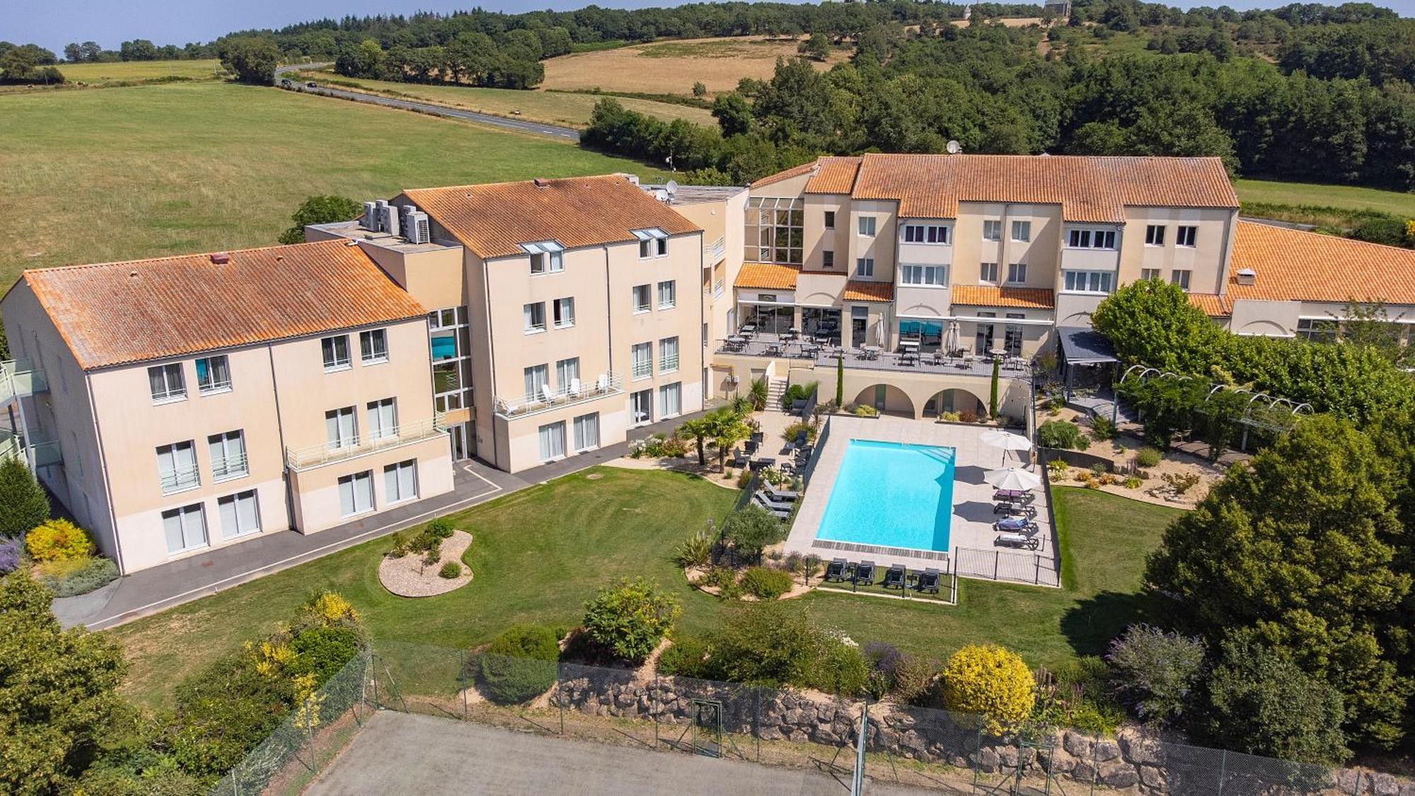 Logis Hotel Restaurant Aloe Les Herbiers Eksteriør bilde