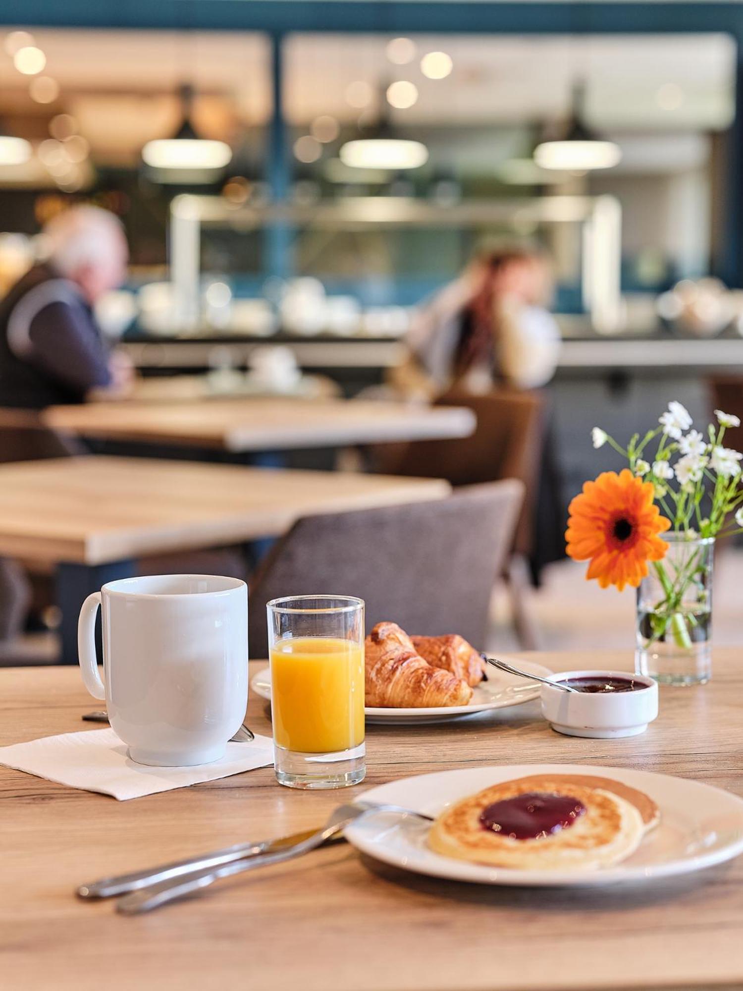 Logis Hotel Restaurant Aloe Les Herbiers Eksteriør bilde