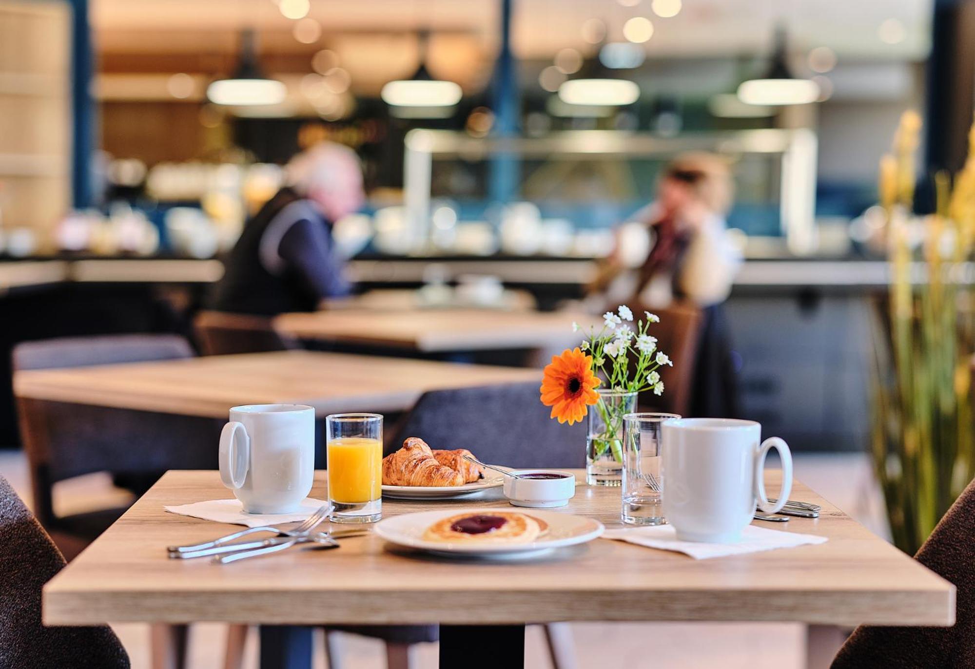 Logis Hotel Restaurant Aloe Les Herbiers Eksteriør bilde